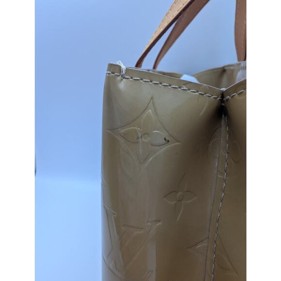 Authentic Louis Vuitton Vernis Reade PM Beige Patent Leather Handbag w/ Dustbag - Picture 2 of 11